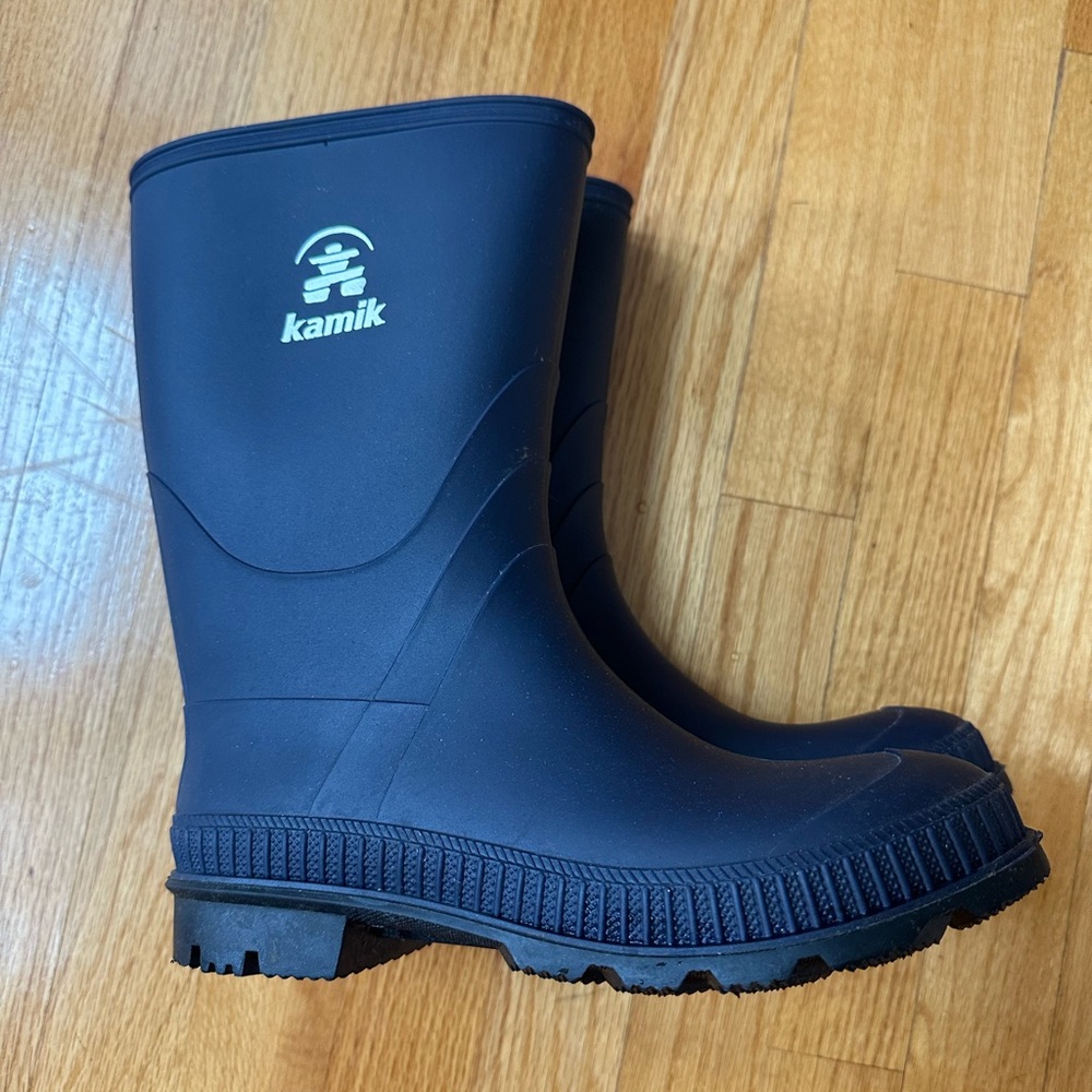 Kamik youth rain boots size 6